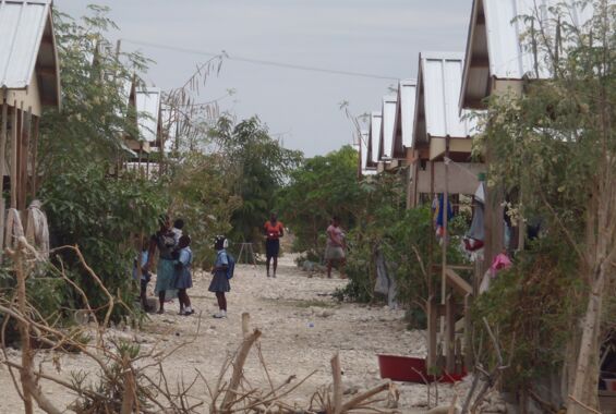 Blick auf das Camp Corail - Notunterkünfte in einem von internationalen NGOs errichteten Viertel auf Haiti
