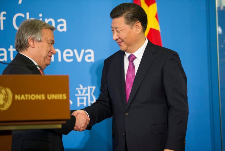 Xi schüttelt bei UN-Konferenz dem Generalsekretär der Vereinten Nationen die Hand