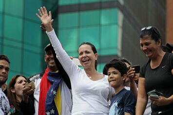 Venezuelas Präsident Maduro nutzt den Esequibokonflikt im Wahlkampf. Das Bild zeigt die nicht zur Wahl zugelassene Oppositionelle María Corina Machado